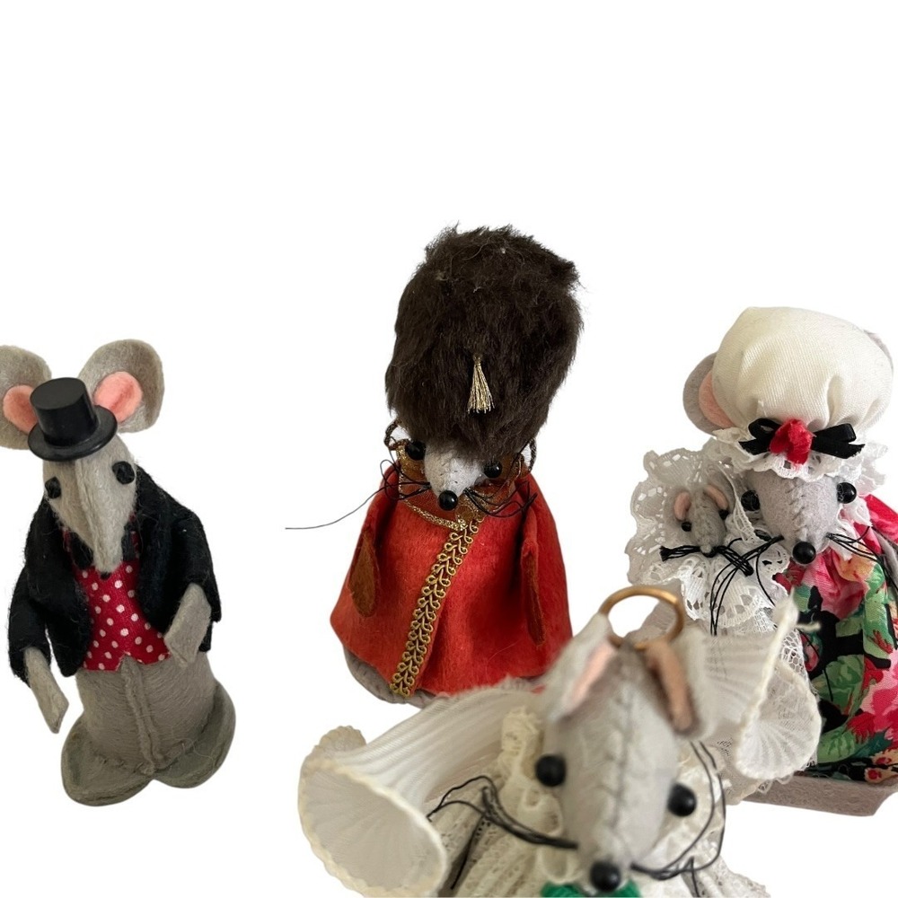 14 Vintage Mice Felt Real Mouse Figurines Mix Style Holiday Patriotic Misc Decor - Picture 9 of 17